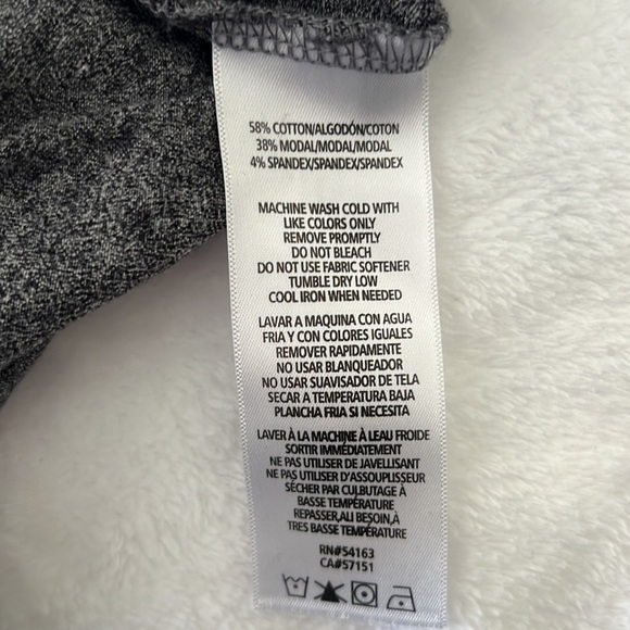 Calvin Klein Workout Top - Picture 4 of 4